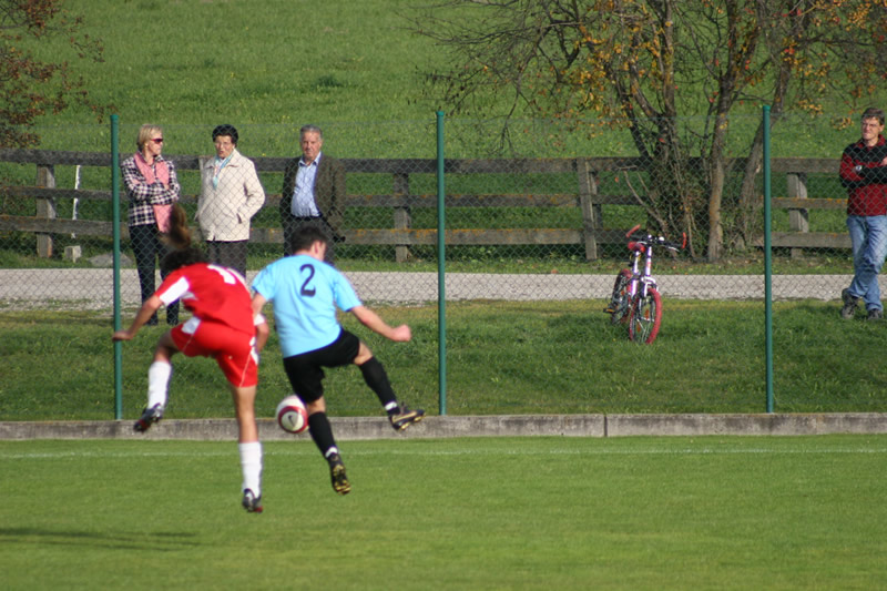 gal/08. Spieltag- SV Reischach-Rasen/2006-10-24 - SVR gg. Rasen-Antholz 125.jpg